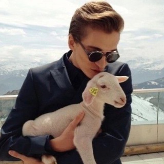 August Van der Holt| Хольт