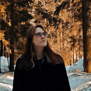 Агата Кристи с чашкой чая♡ྀི ₊