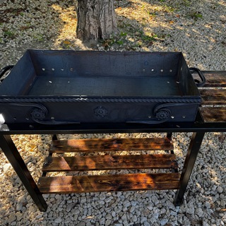 <(КОВАНЫЕ ИЗДЕЛИЯ)>