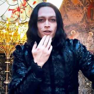 Дракула / Калеб Лэндри Джонс