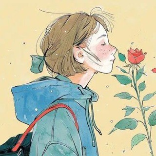 Лиза носит худи