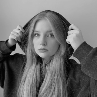 Ника Шутова.