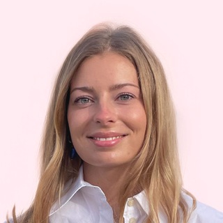 PR в мире — Влада Ломова