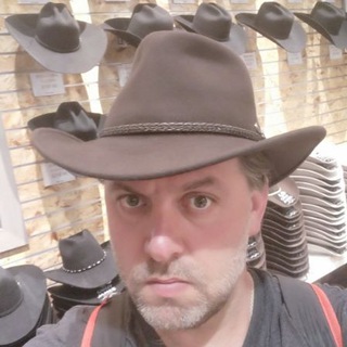 РОМАН ШАПОШНИКОВ