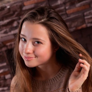 Брюнетка Taissa Shanti