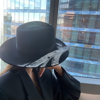 Третьякова печатает…