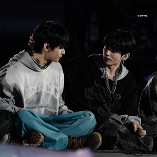 нарезки с Чонгуком/Тэхеном