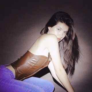 Алёна на Луне