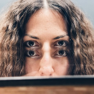 Алисья Янг Канал