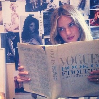 алёночка читает