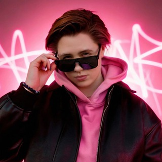 А.М. решает вопросы