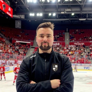 АРТУР ИСКРА | ТРЕНЕР ПО ХОККЕЮ 🌍