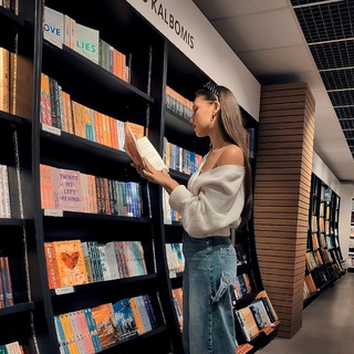 𝓫𝓮𝓪𝓾𝓽𝔂 𝓲𝓷 𝓫𝓸𝓸𝓴𝓼