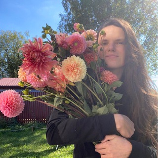 Сад чёрного дома | Black house garden