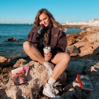 книги и точка.