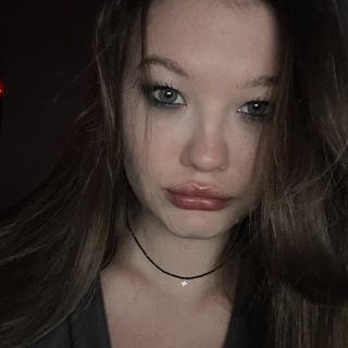 чертовка с книгами