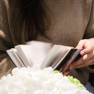 𝐛𝐨𝐨𝐤𝐬 𝐦𝐚𝐫𝐢 🧚🏻