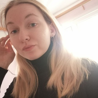 читаю за чашкой кофе ☕️