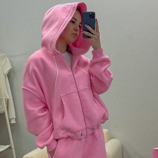 Девушка в боксерских перчатках🥊