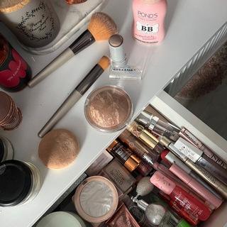 брюнетка о косметике🙇🏽‍♀️