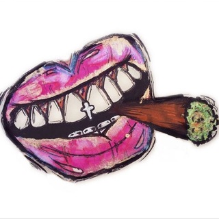 Картонная курильщица