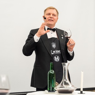 Денис Юрченко. Пью вино и говорю о нем