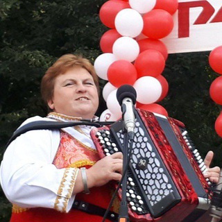 Депутат с баяном.