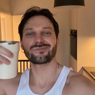 Антон про дизайн, кошек и книги ✨