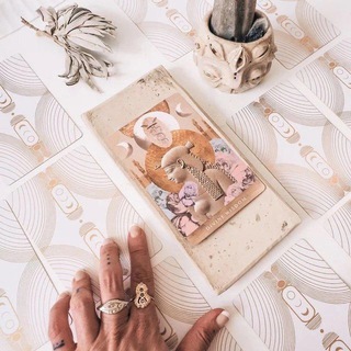 ТВОЯ ПОДРУЖКА - ТАРОЛОГ