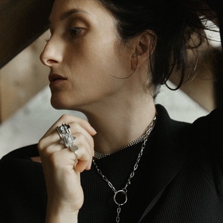 ДИККЕНС приносит много боли