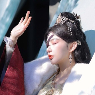 Смотрительница дорам