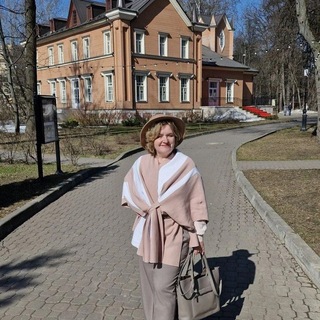 ВИП-Эстейт- недвижимость с москвоведом