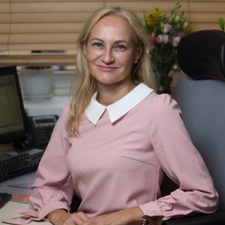 Сейчас или никогда. Now or never!