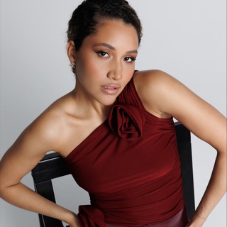 Стилист Эвелин Акуа