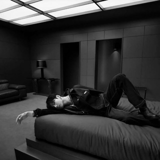 одинокий ублюдок.