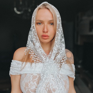 Лара Богова, идущая с Богом