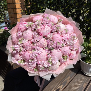 Студия цветов Фуксия | Доставка цветов по Москве и Мо