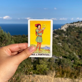 Таро онлайн гадание | Расклады о чувствах и судьбе