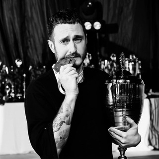 Гераический роман о футболе и не только