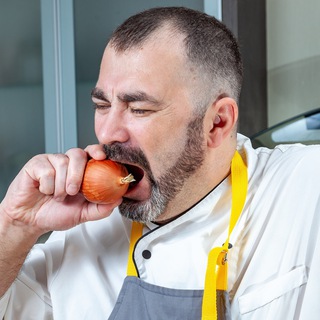 Шеф-повар Евгений Овчаров