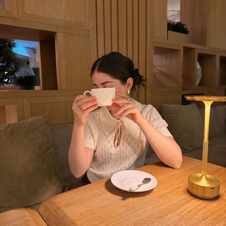 [Стильные и удобные образы для невысоких]