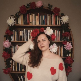 Лунная девушка читает книги🌙