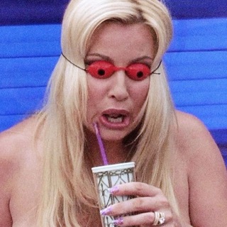 Деньги есть, ума не надо!