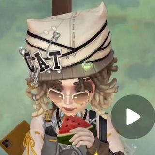 аманда с арбузиком 🍉