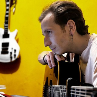 Я мечтал играть в панк группе