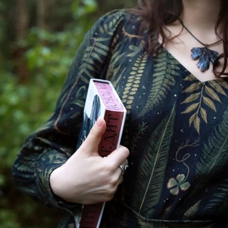 Джезебел и ее сказки