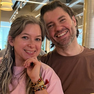 Катя что-то написала