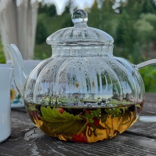 Дача из камней и палок