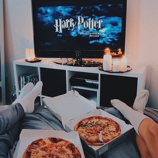 Вечерний кинозал 🍿