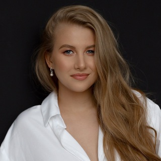 Ksenia • Classy English Teacher